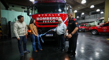 Nuevo camión cisterna para los Bomberos Voluntarios de Lanús