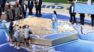 El conmovedor momento del himno antes de Argentina-España: de la interpretación de María Becerra a la pasión de los jugadores