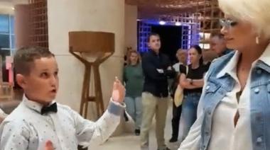 Nahuel Dana Weisz, tiene 10 años, se apoda Raphauel  y es el intérprete más joven del cantante Raphael