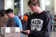 El primer voto, un compromiso de los más jóvenes