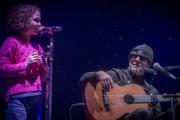 Lucía Ramseyer, la virtuosa artista de 10 años,  compartió escenario con su padrino León Gieco