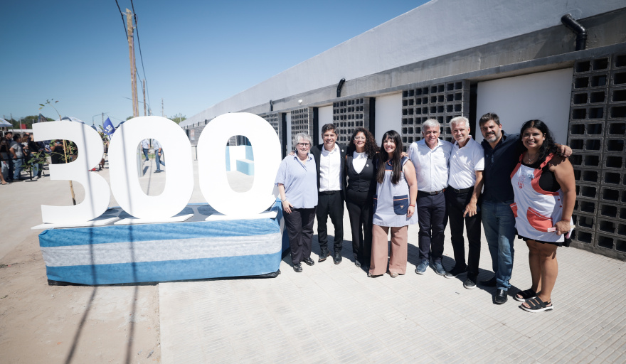 Kicillof inauguró el edificio educativo N°300