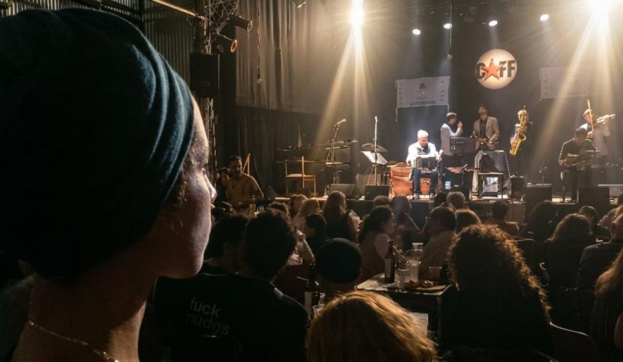 El tango alza la voz